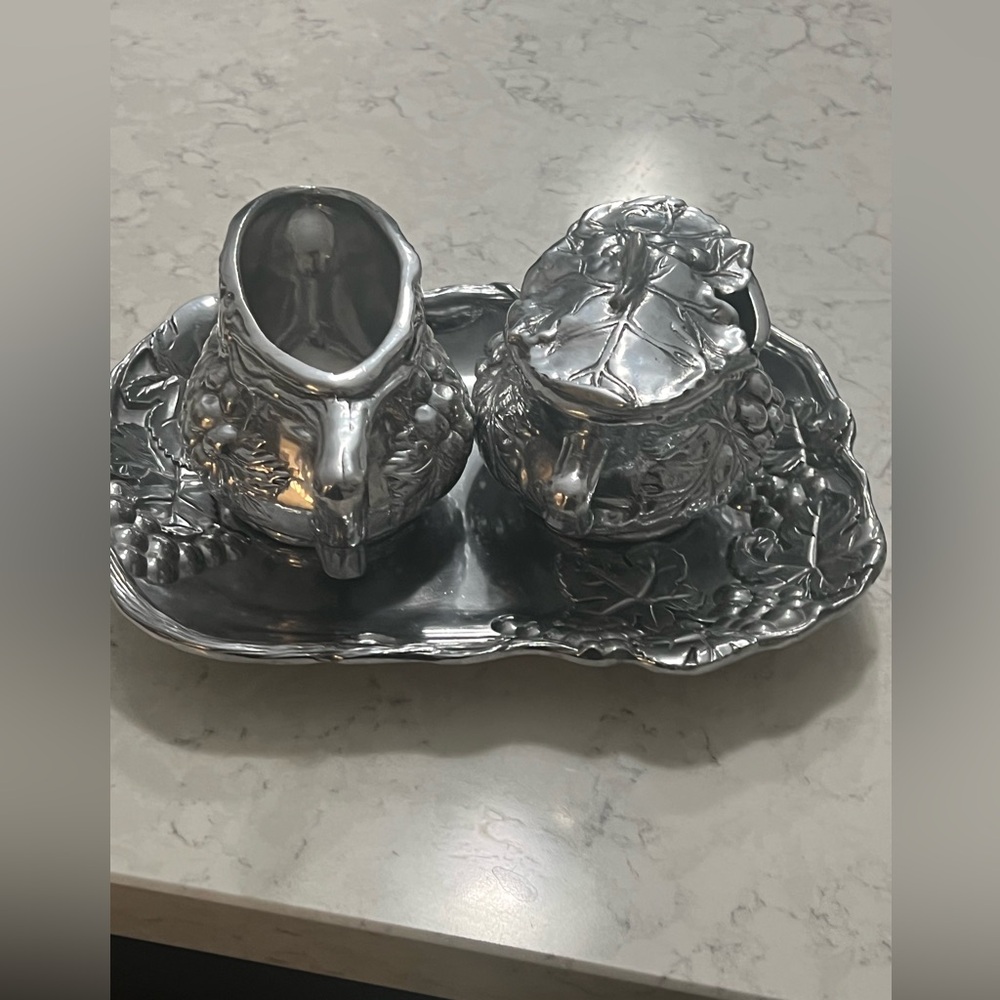 Three pieces try for milk and coffee